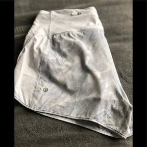 Lululemon Speed Up Shorts size 8